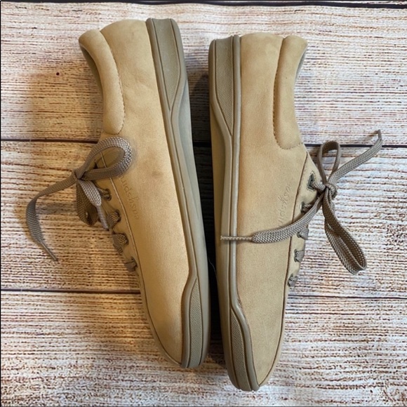 EasySpirit Spirit Level 1 Walking Sneaker (9 3A/5A) - Picture 4 of 9